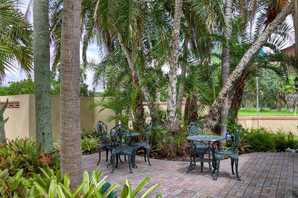 Golden Host 3* Sarasota